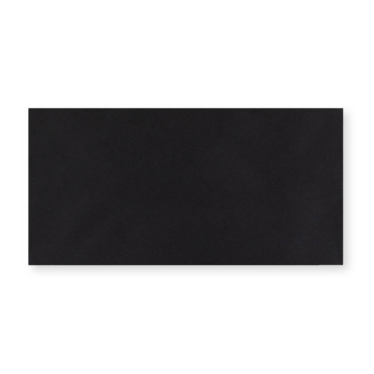 Sobre negro de 110x220 mm (DL)