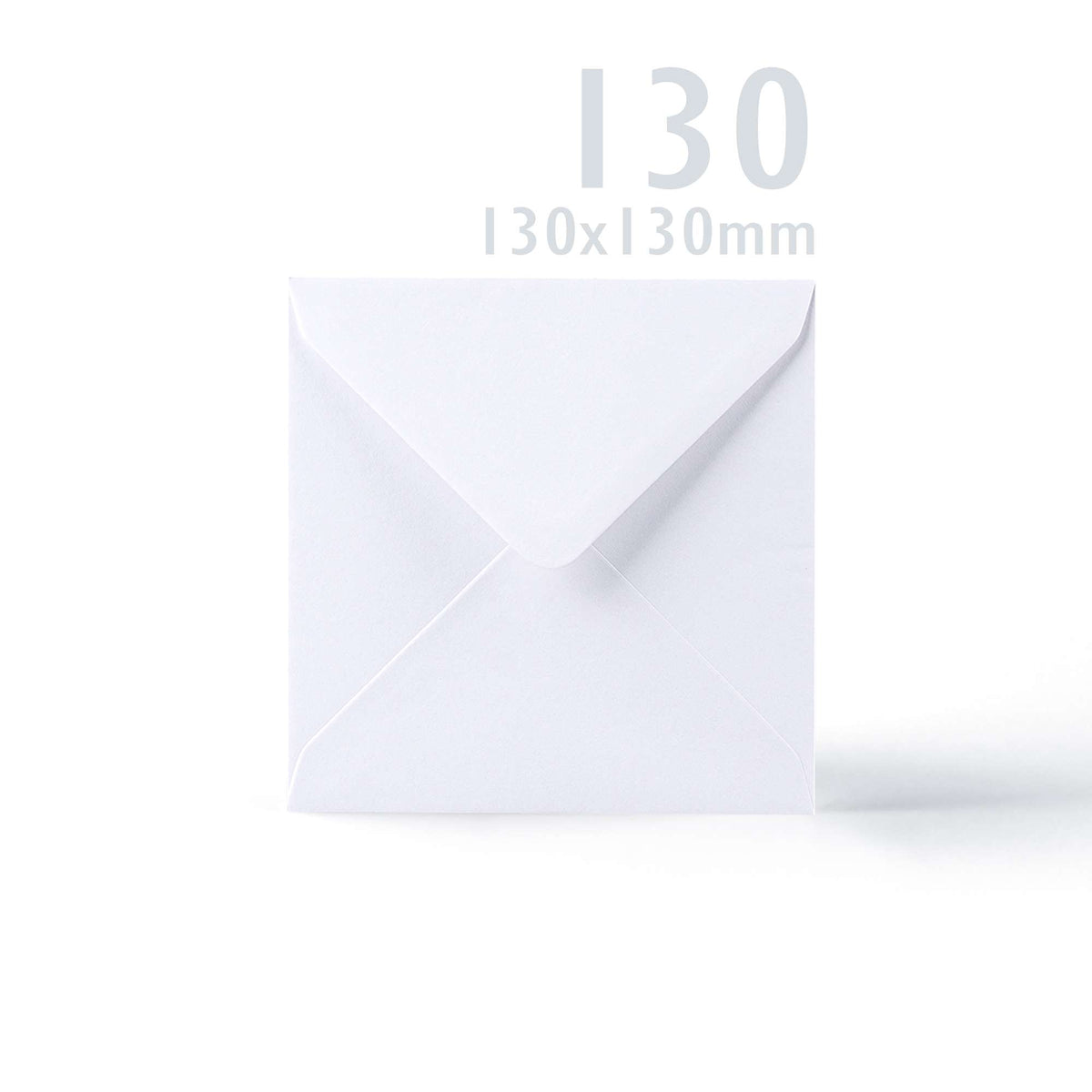 Pack de tarjetas y sobres blancos con borde ondulado