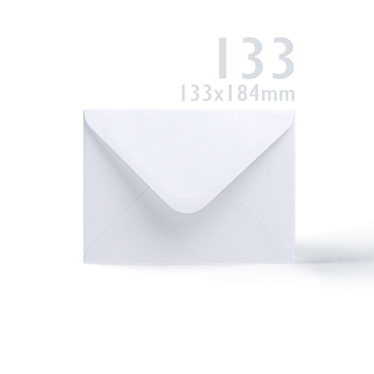 Pack de tarjetas y sobres blancos con borde ondulado
