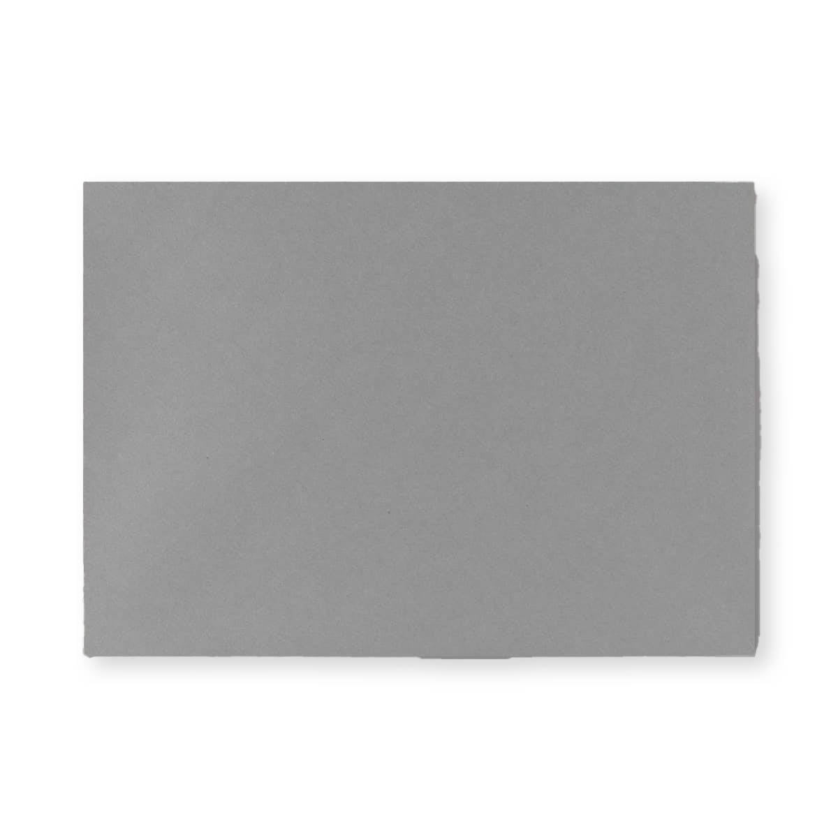 Sobre gris oscuro de 133x184 mm