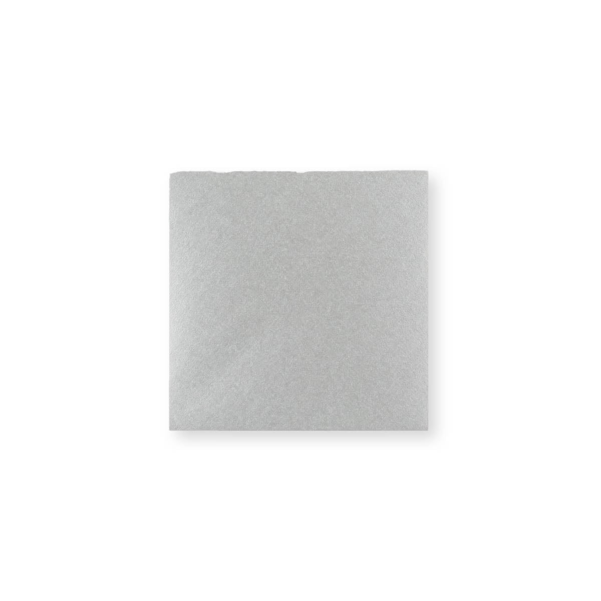 Sobre plateado metalizado de 116x116 mm