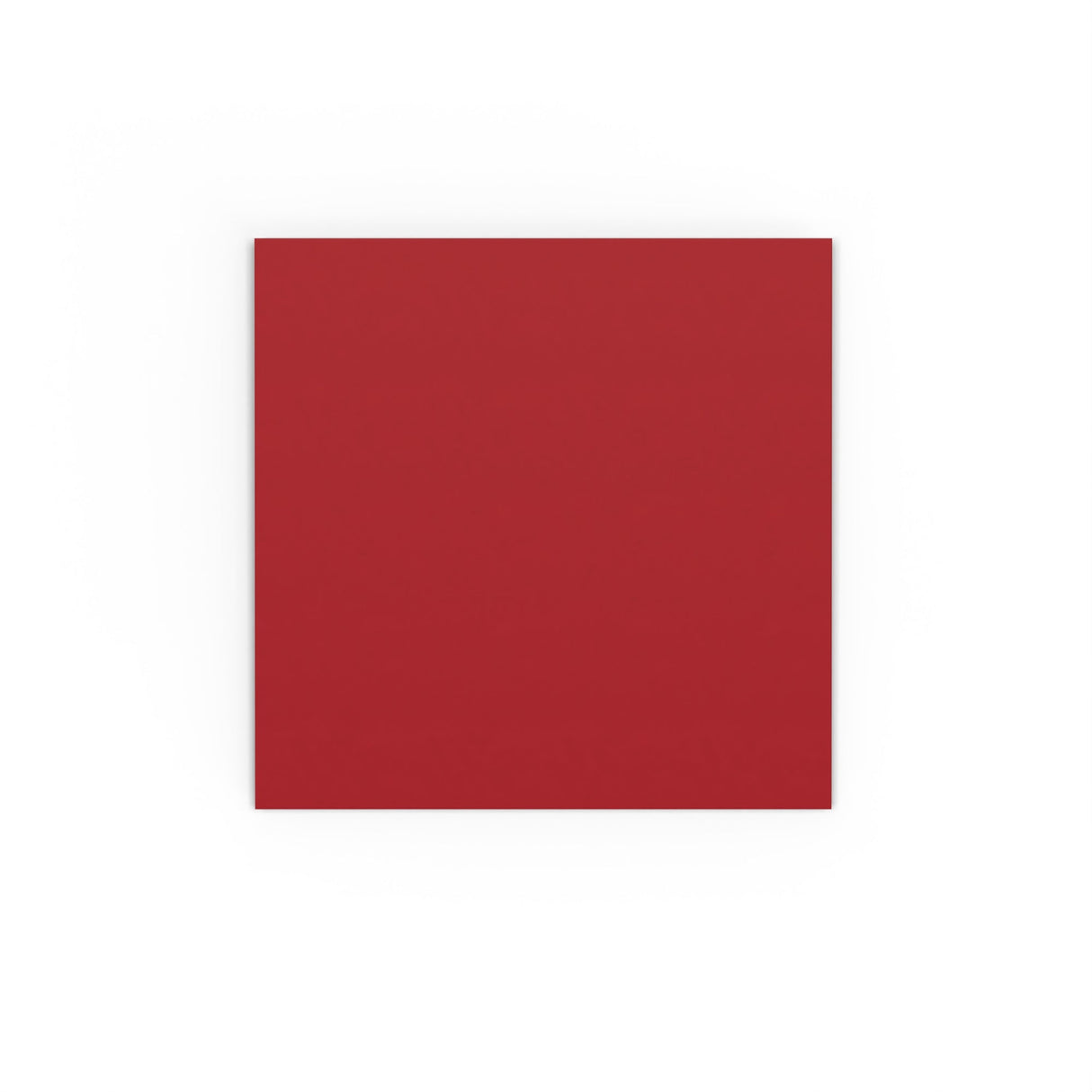 Sobre rojo oscuro de 130x130 mm