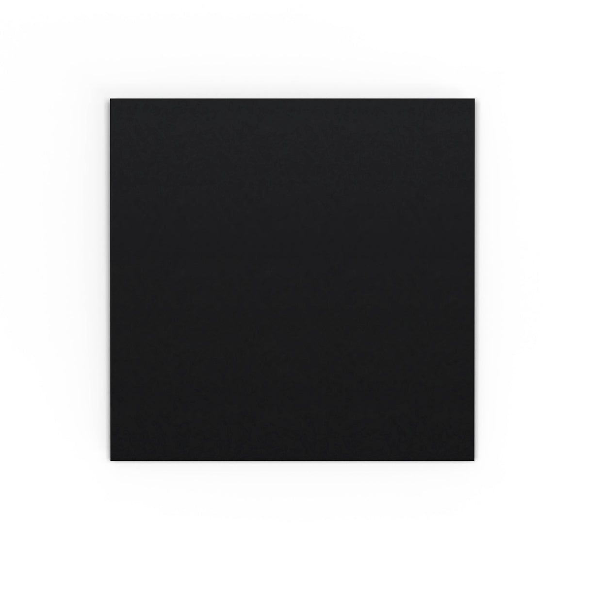 Sobre negro con solapa pico 155×155 mm