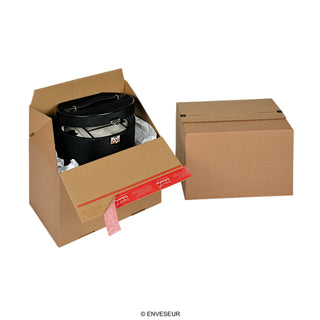 Caja de cartón con cierre autoadhesivo para envíos
