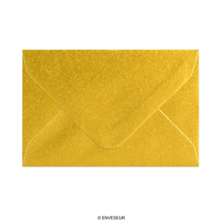 Sobre dorado metalizado de 62x94 mm