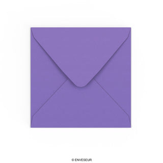 Sobre morado de 155x155 mm