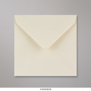 Sobre marfil de 130x130 mm
